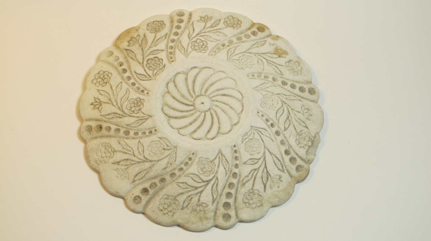 Unfinished plaster pattern