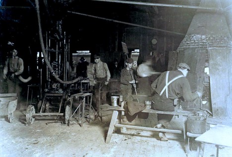 Photo of Tygart Valley Glass Company glass workers