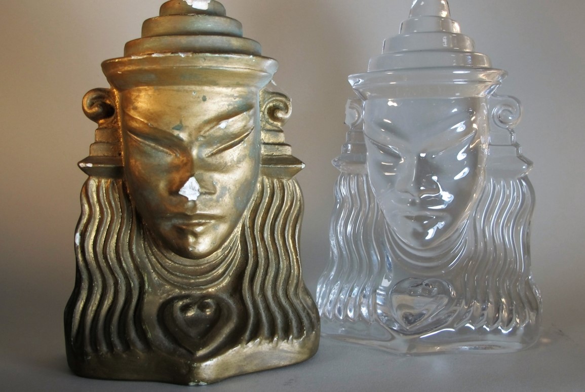 Buddha Bookends (Tiffin) with model